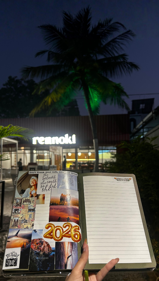 vision-board-workshop-surat-rennoki-cafe-adajan-books-with-paintings